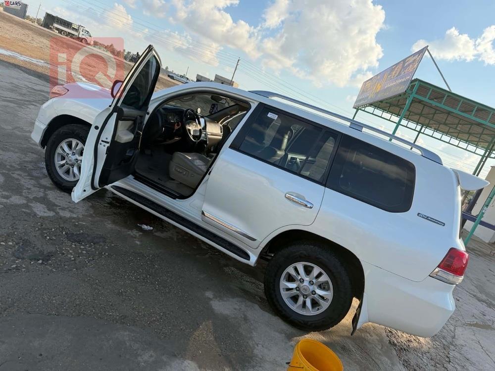 تويوتا لاندكروزر